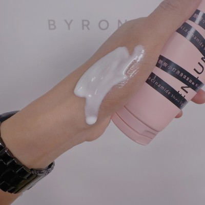 小燈泡身體素顏霜