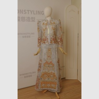 新中式秀禾服(藍灰撞金配色)
