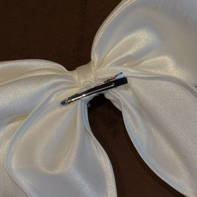 全新珍珠緞光蝴蝶結（有暗夾，可折形狀）